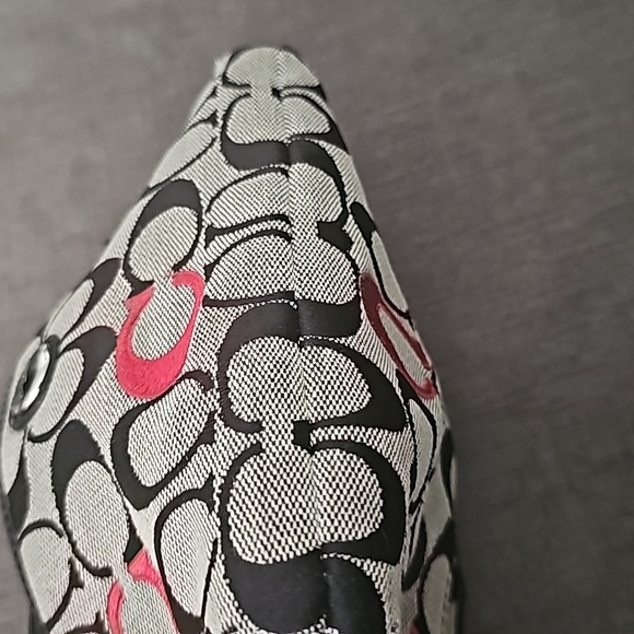 Coach Poppy Signature C Sateen Wristlet - Picture 6 of 7